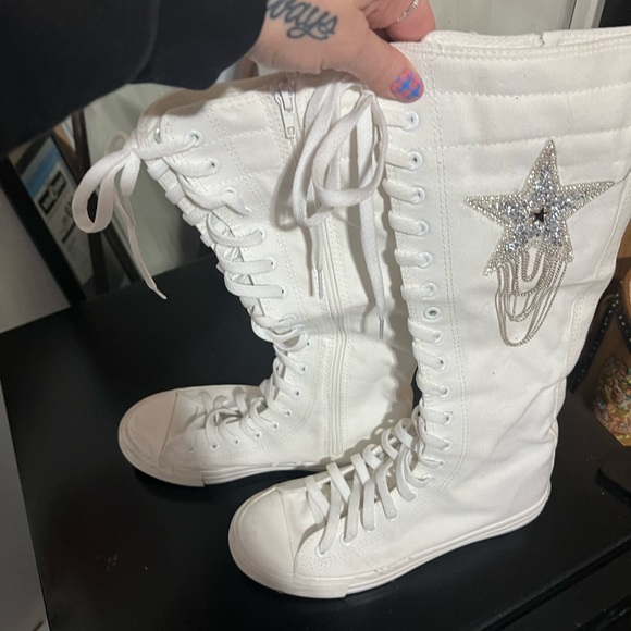 Ladies Lace up tall runners worn once beautiful Size 8 - Picture 3 of 5